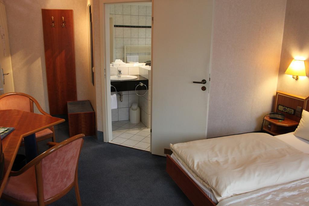 Hotel-Gasthof Die Post Brennerei Frankenhoehe Schillingsfürst Rom bilde