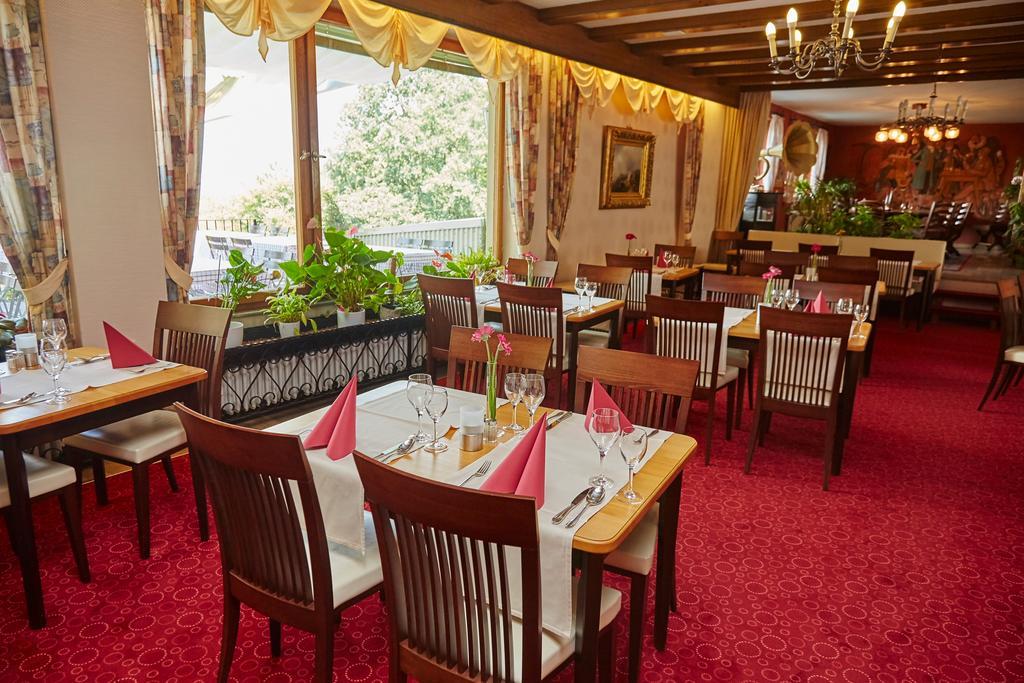 Hotel-Gasthof Die Post Brennerei Frankenhoehe Schillingsfürst Eksteriør bilde